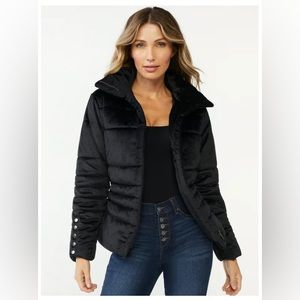 Sofia Vergara velvet puffer